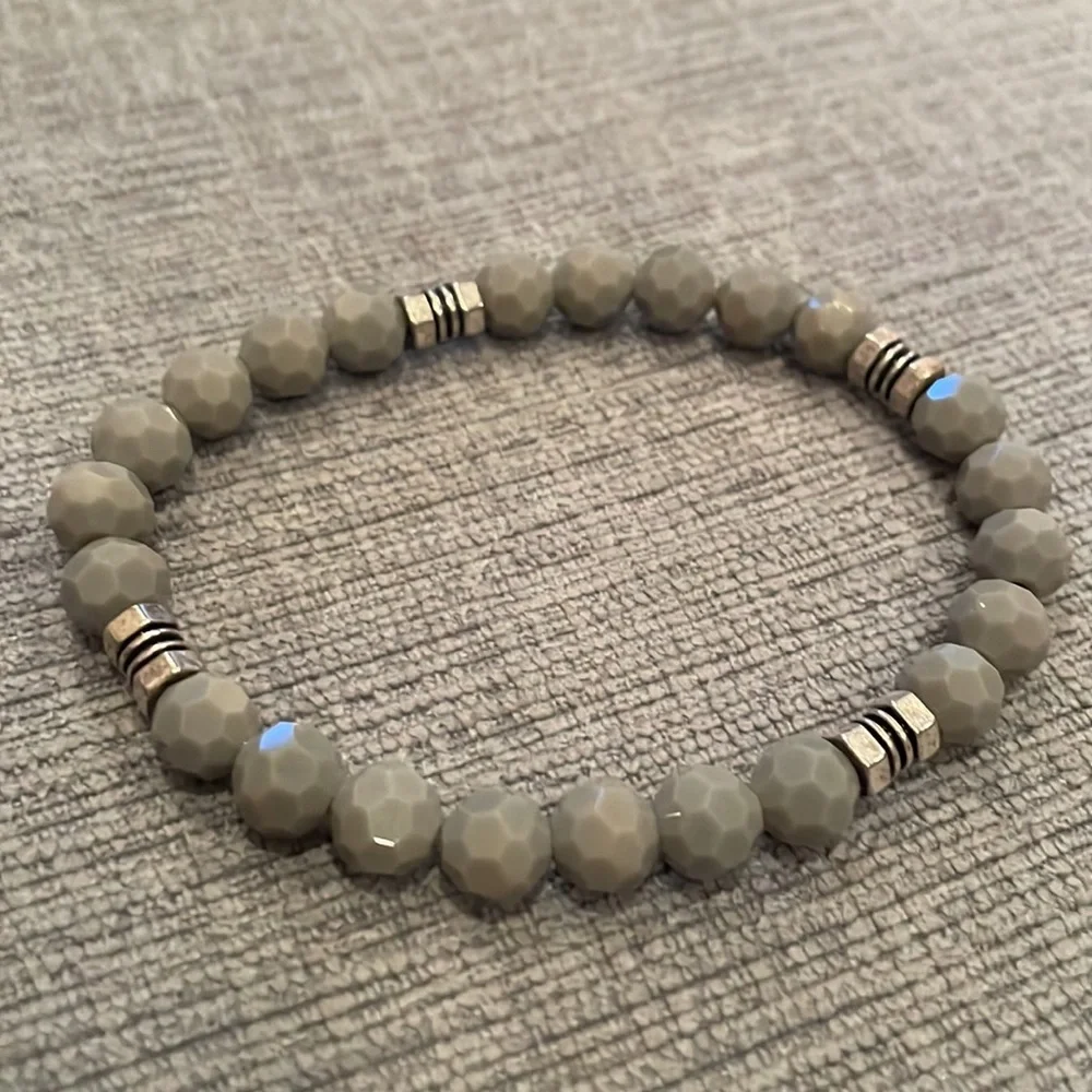 Gray Faceted Crystal Stretch Bracelet w/ Silver Accent Beads – Handmade Unisex